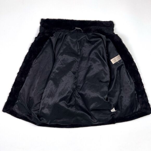 Trina Turk Women's Blac Faux Fur Dolman Sleeve Jacket - Picture 7 of 10